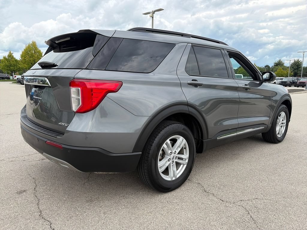 Used 2024 Ford Explorer XLT w/ Equipment Group 202A AWD/4WD image 7