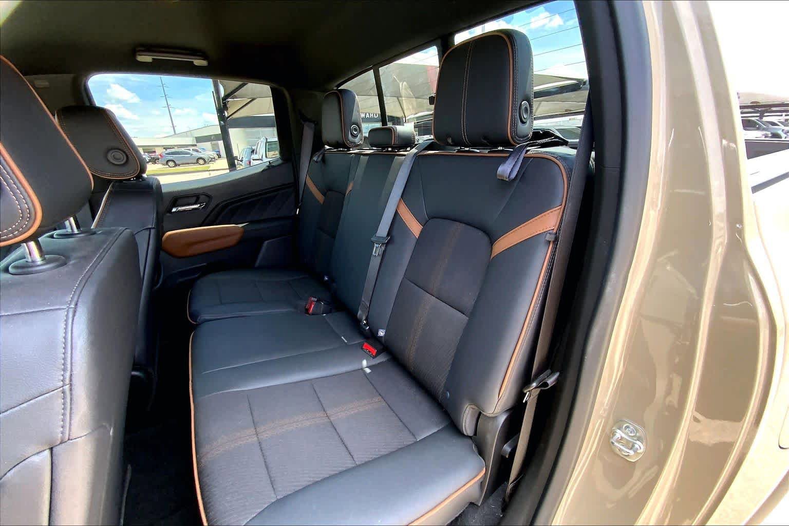 Used 2024 GMC Canyon AT4 w/ Technology Package AWD/4WD image 20