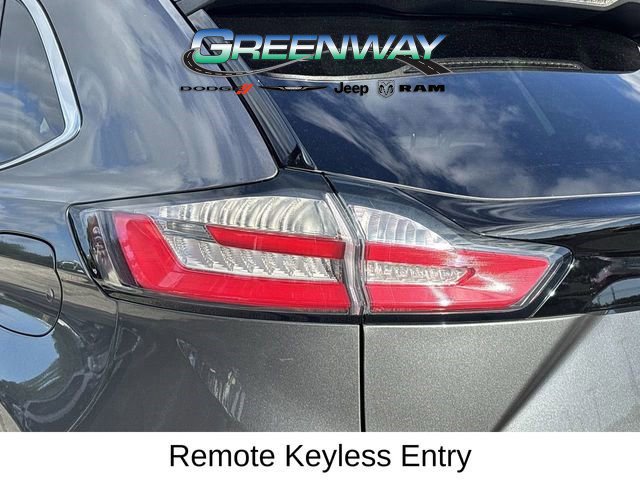Used 2022 Ford Edge SEL w/ Convenience Package image 8