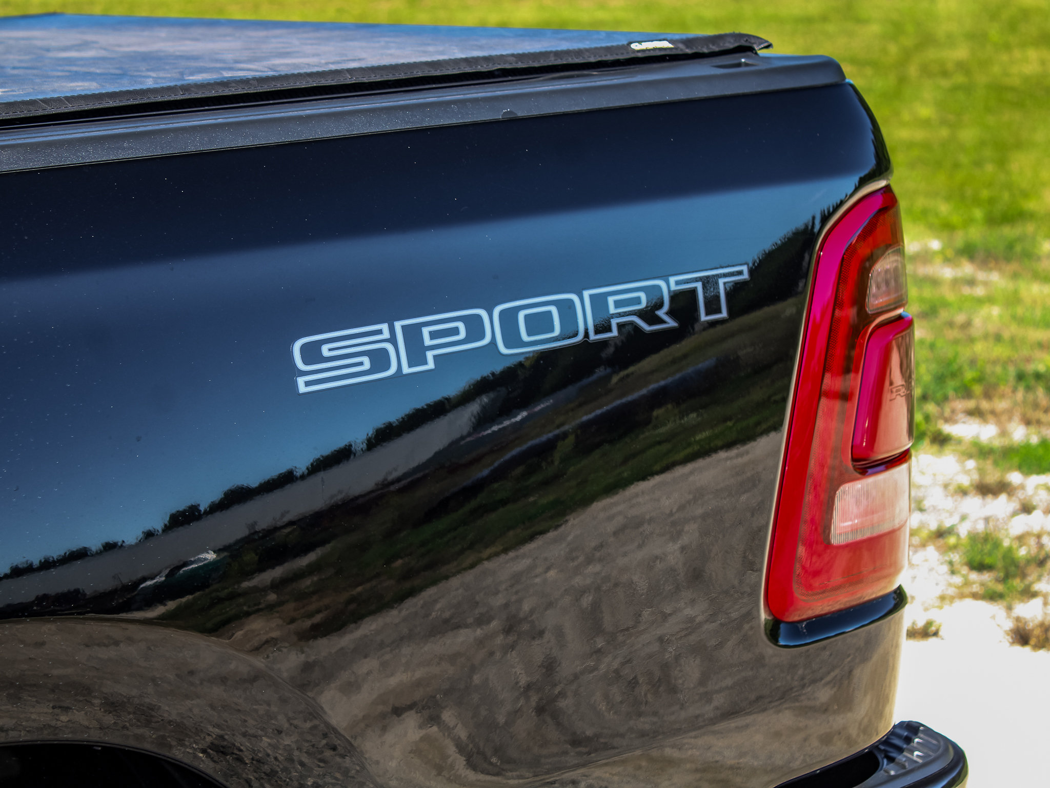 Used 2023 RAM 1500 Laramie AWD/4WD image 13
