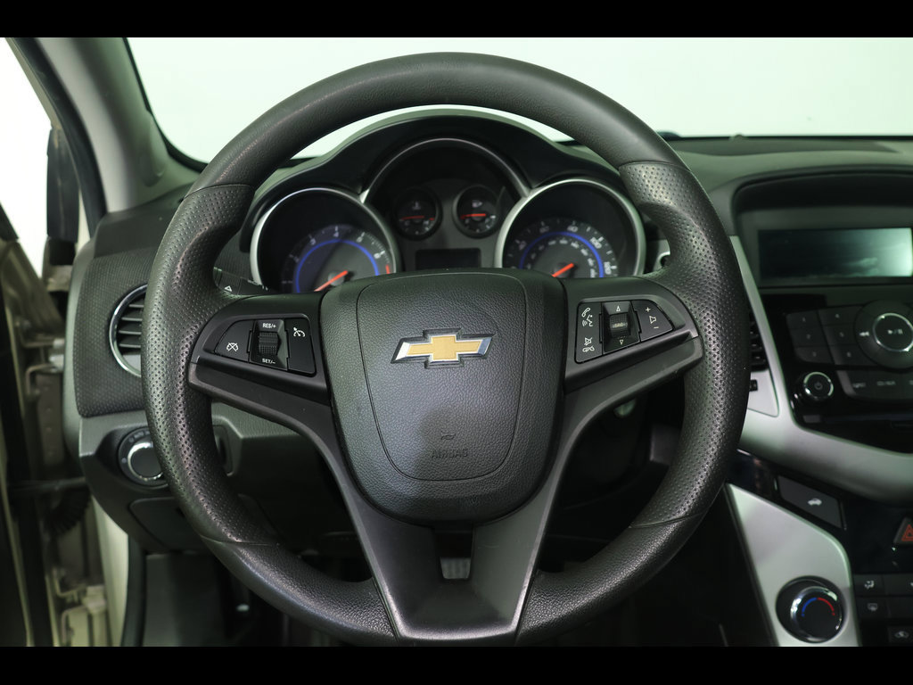 Used 2016 Chevrolet Cruze LT FWD image 17