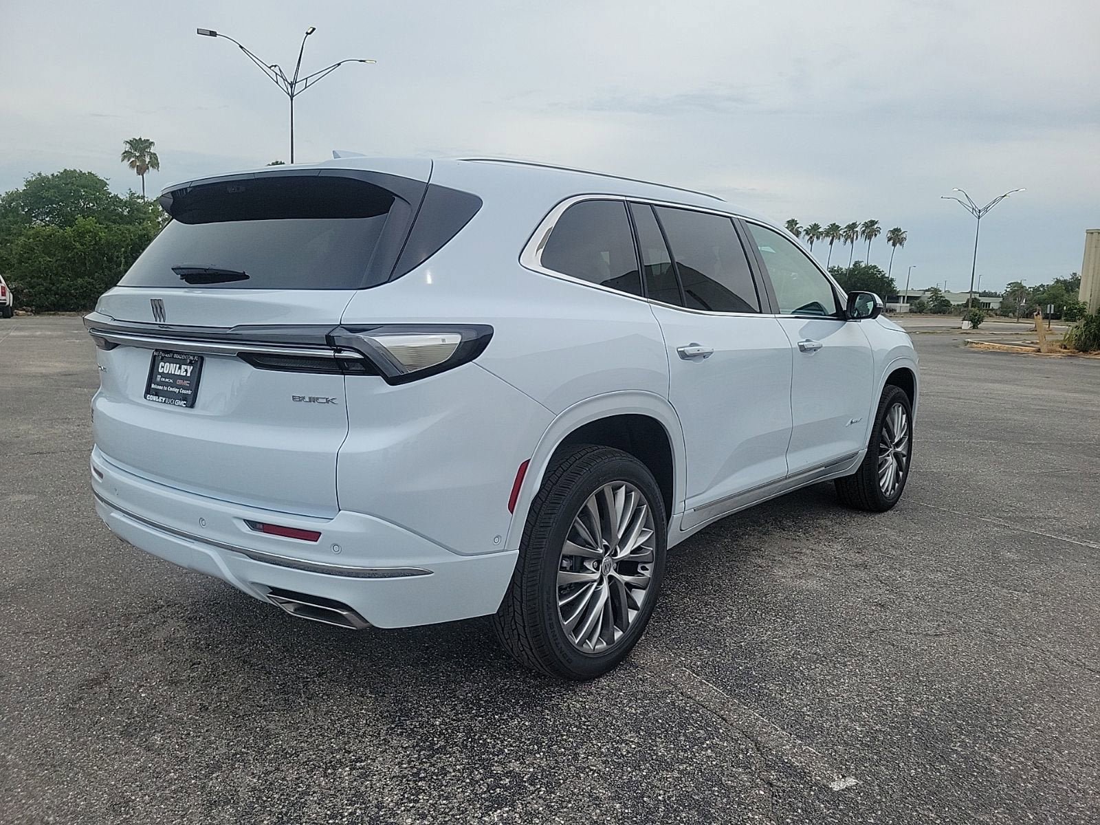 New 2026 Buick Enclave Avenir w/ Super Cruise Package FWD image 5