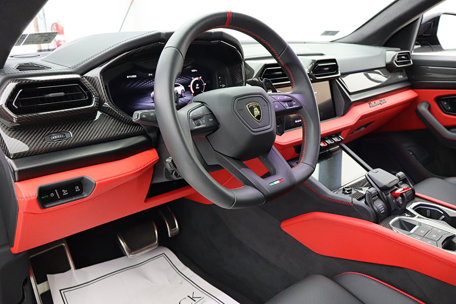 Used 2025 Lamborghini Urus S AWD/4WD image 21