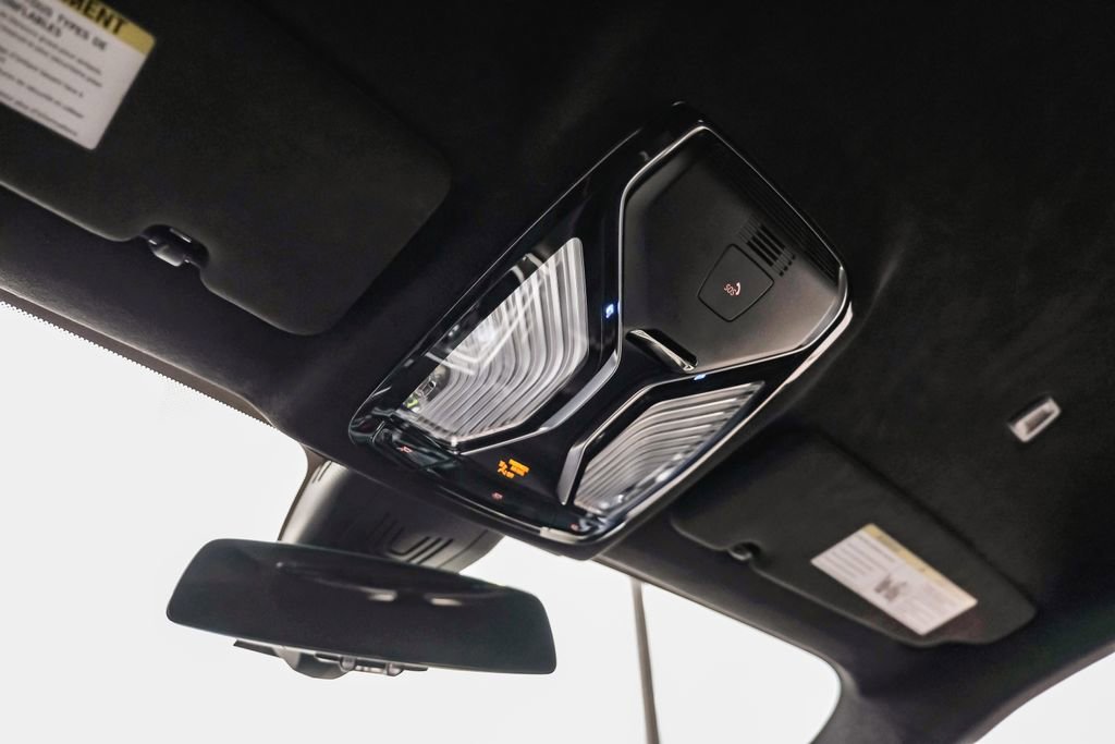 Used 2022 BMW M850i xDrive Coupe w/ Driving Assistance Package image 39