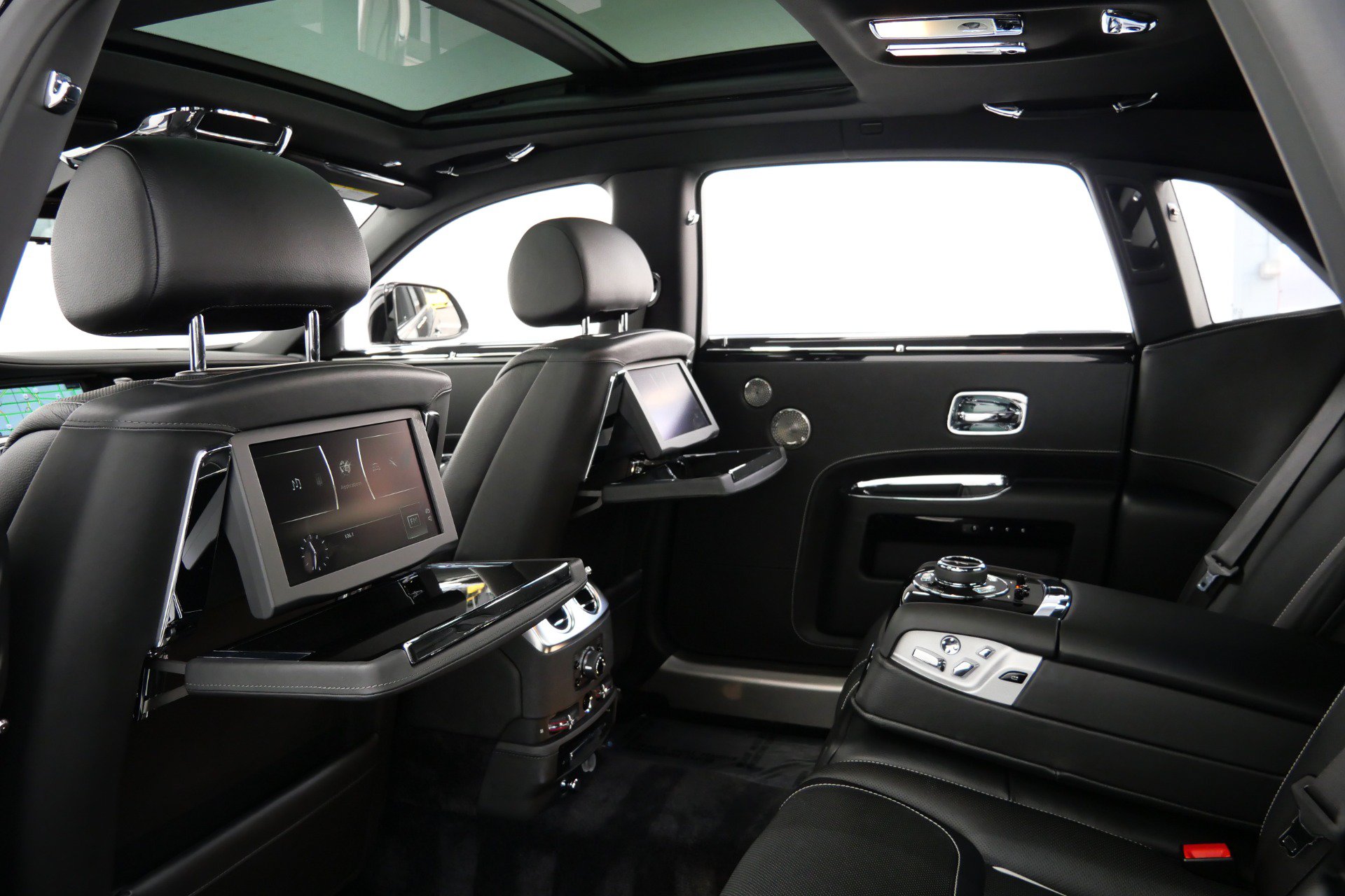 Used 2019 Rolls-Royce Ghost Extended Wheelbase RWD image 40