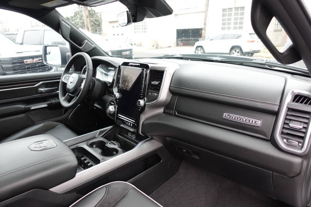 Used 2025 RAM 1500 Laramie w/ Sport Appearance Package AWD/4WD image 37