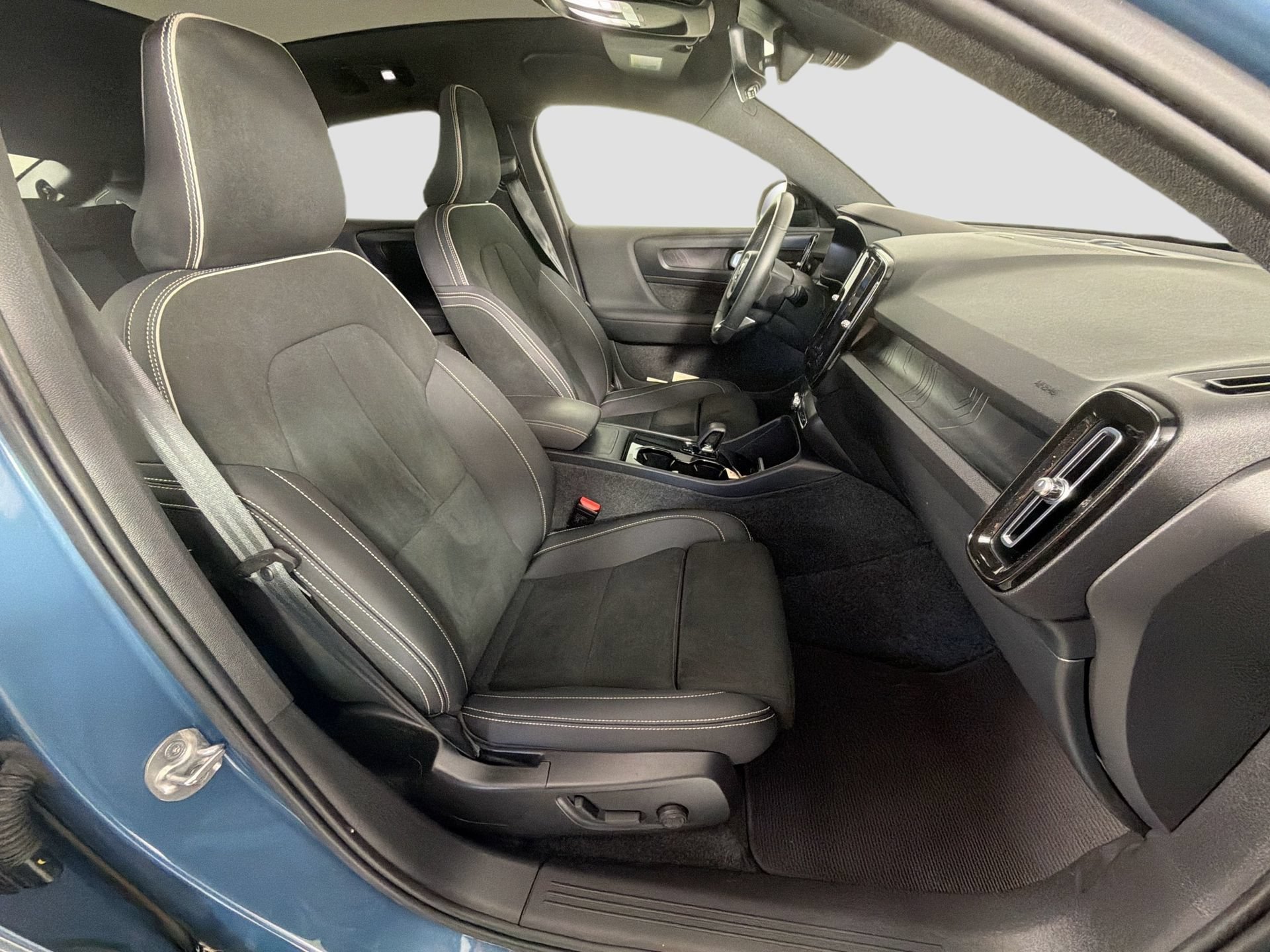 Certified 2023 Volvo C40 P8 Recharge Ultimate AWD/4WD image 30