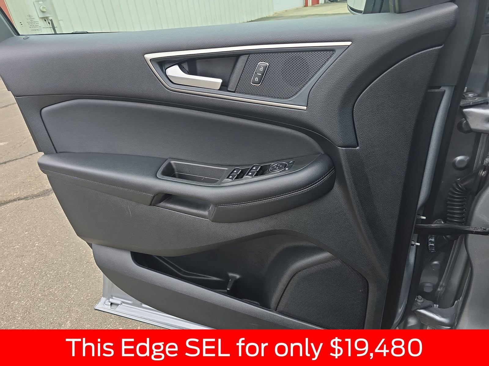 Used 2024 Ford Edge SEL image 31