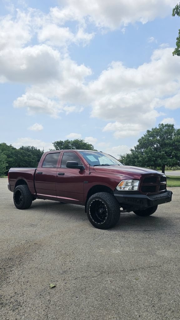 Used 2017 RAM 1500 Express AWD/4WD image 2