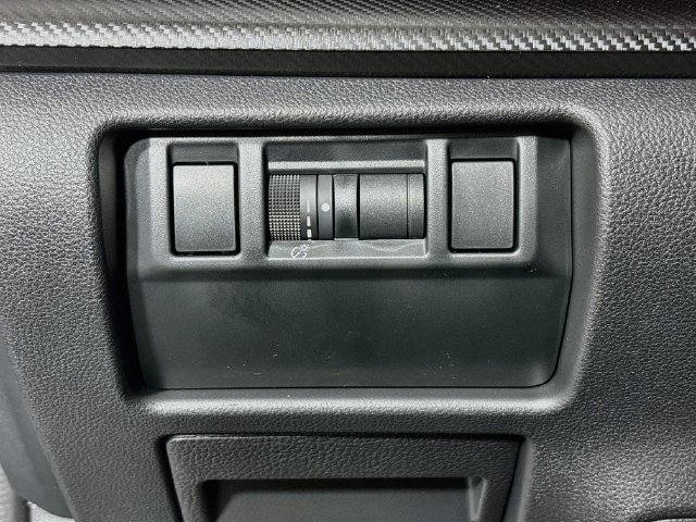 Certified 2025 Subaru Crosstrek 2.5i Premium AWD/4WD image 12