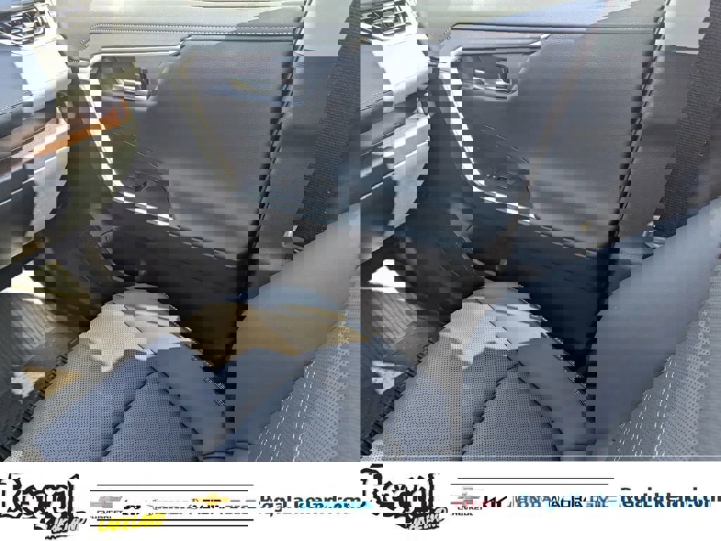 Used 2025 Toyota RAV4 Limited image 14