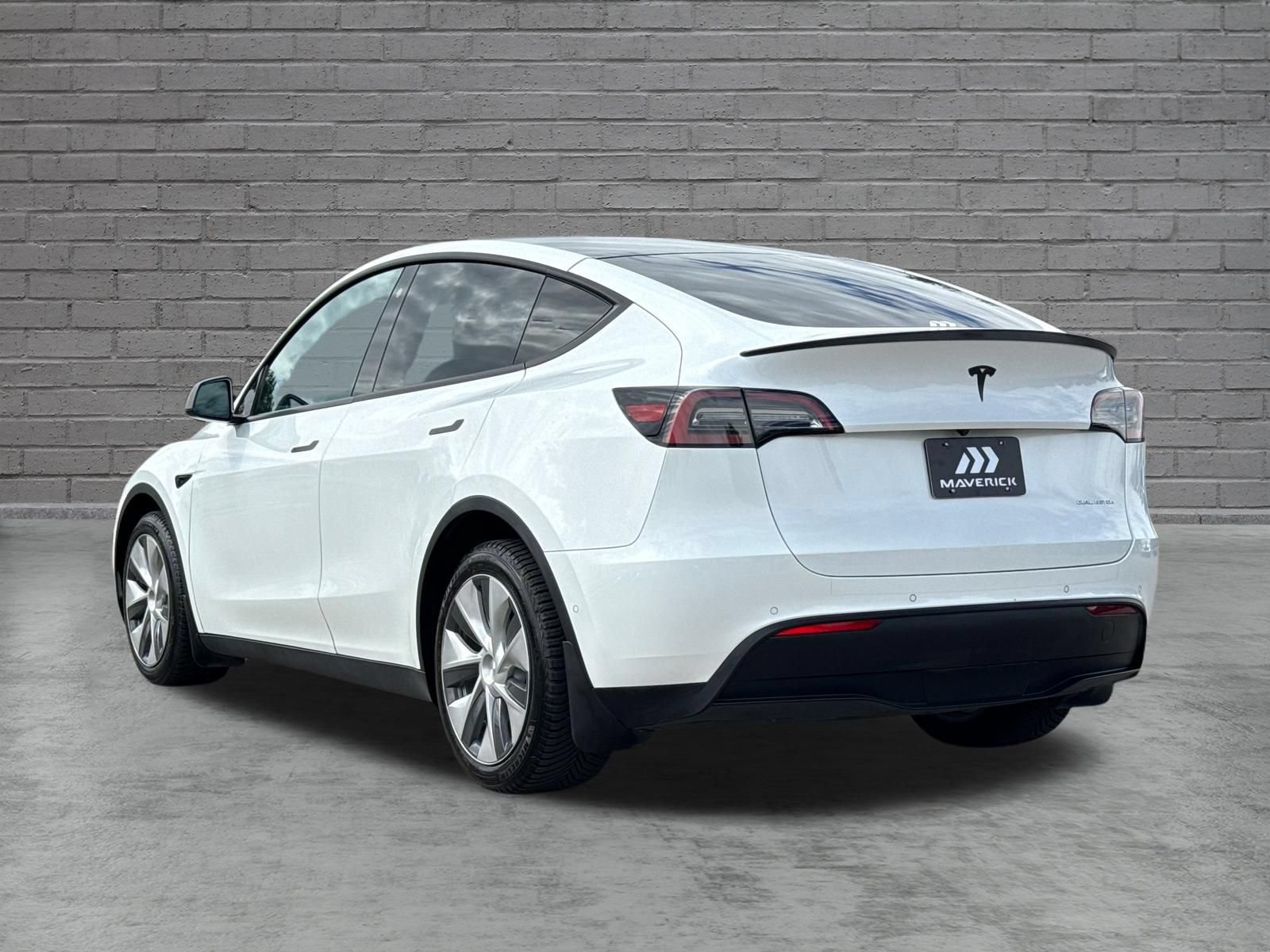 Used 2022 Tesla Model Y Long Range AWD/4WD image 5