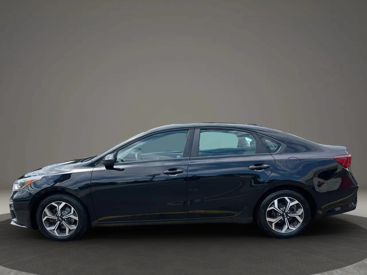 Used 2019 Kia Forte LXS FWD image 8