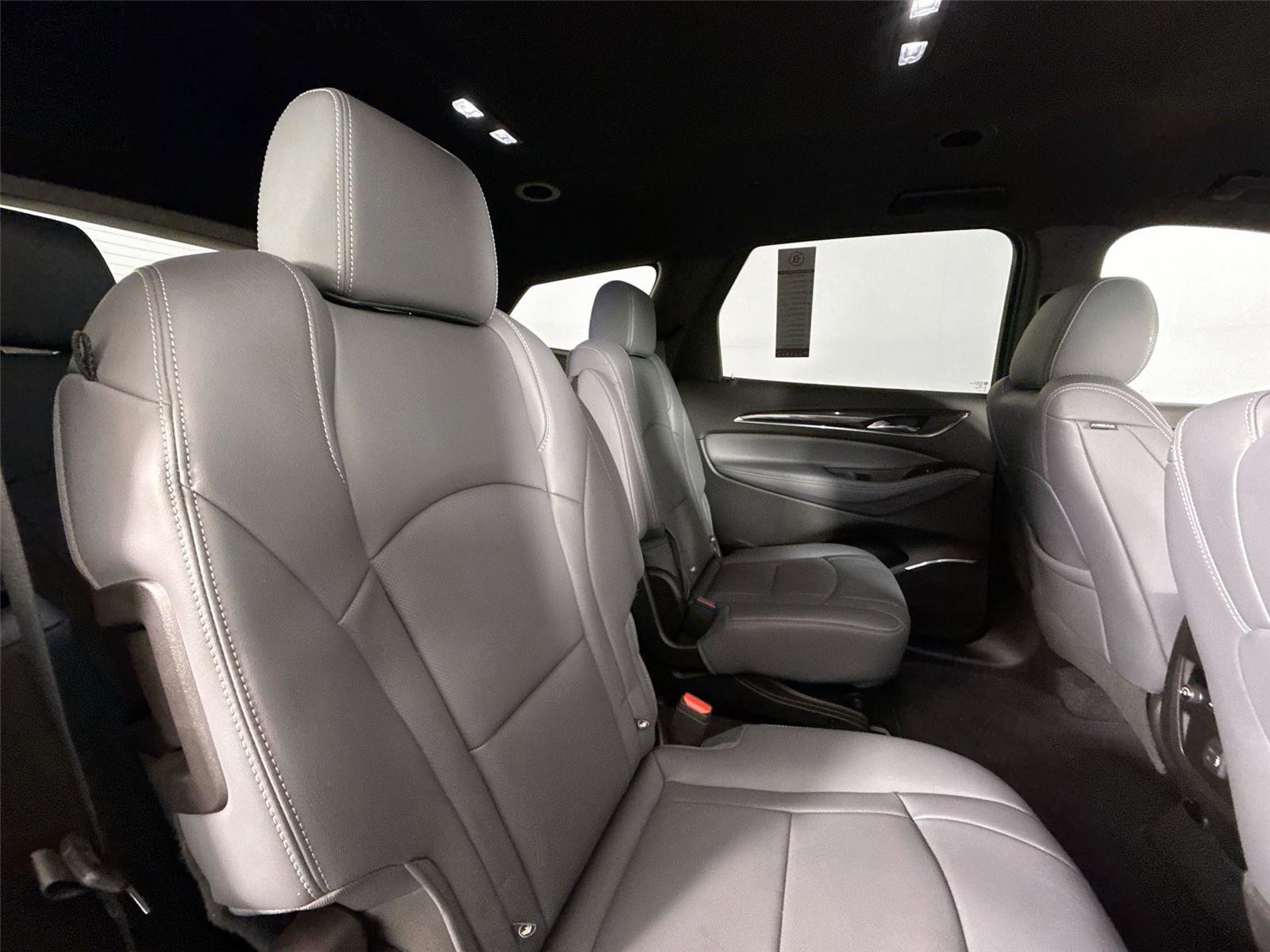 Used 2024 Buick Enclave Essence image 41
