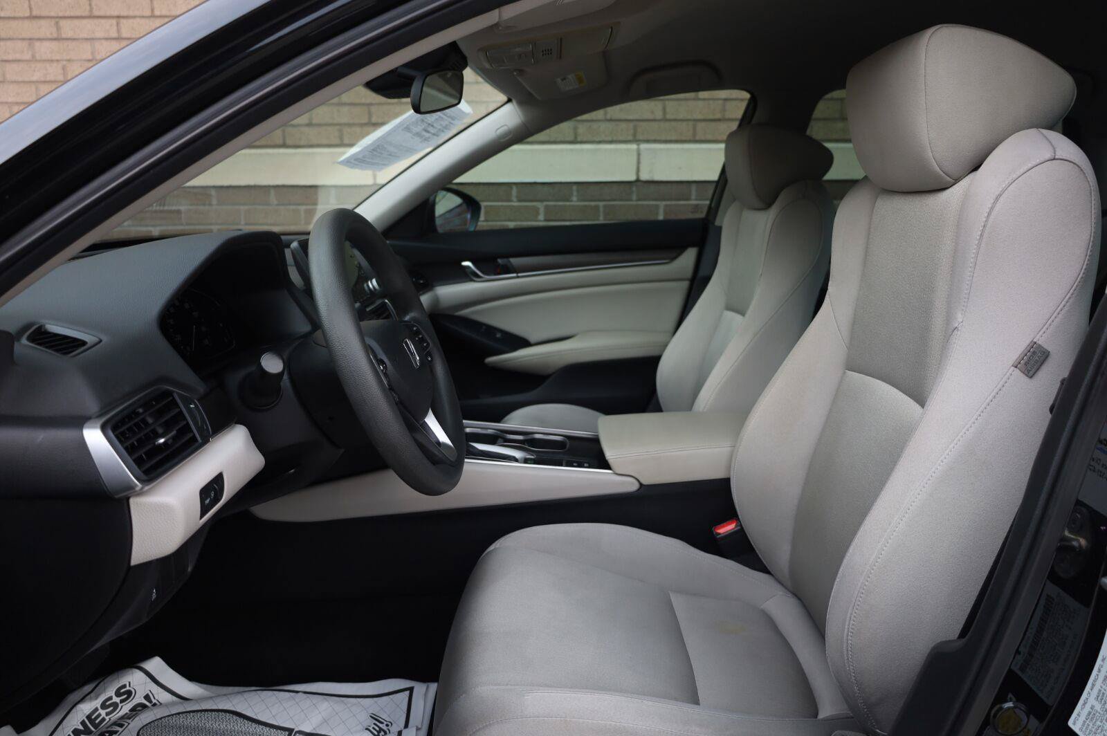 Used 2018 Honda Accord LX image 17