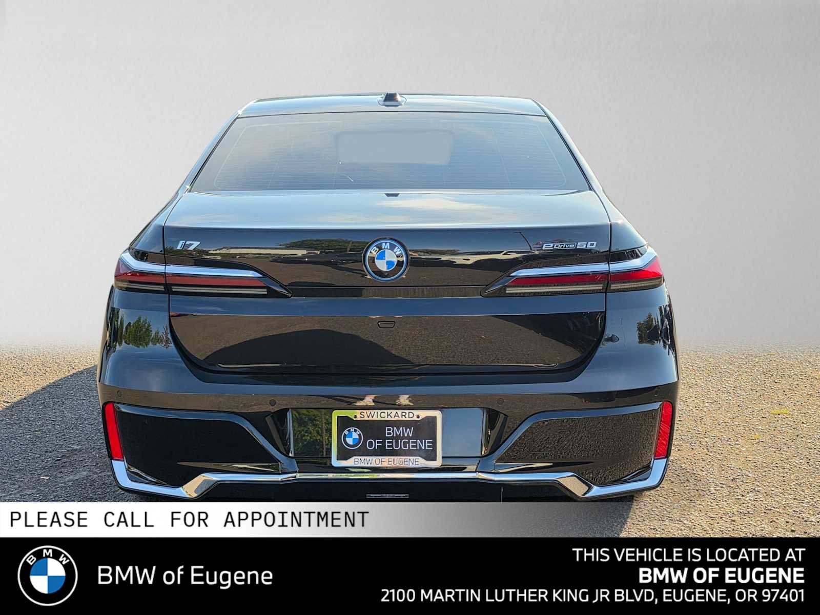 Used 2025 BMW i7 eDrive50 w/ M Sport Package RWD image 4