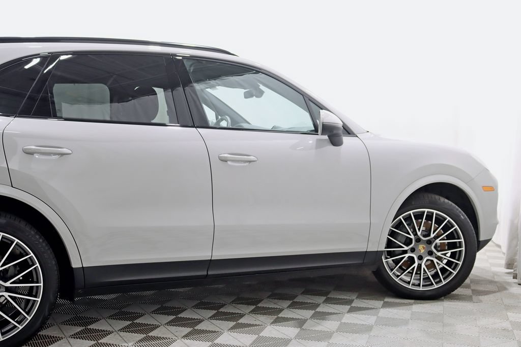 Used 2023 Porsche Cayenne S AWD/4WD image 7