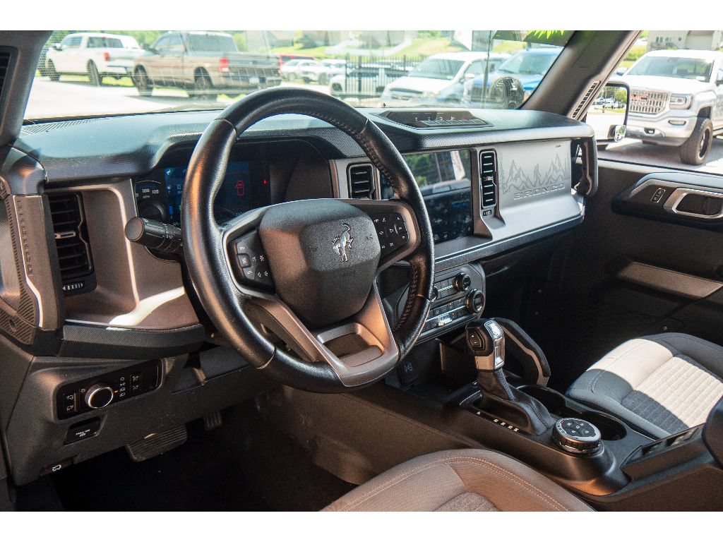 Used 2023 Ford Bronco Outer Banks w/ Sasquatch Package AWD/4WD image 11