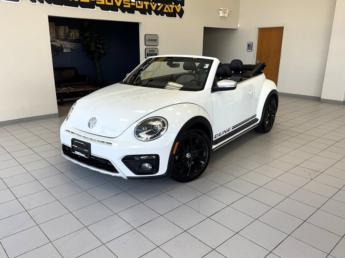 Used 2017 Volkswagen Beetle 1.8T Dune FWD image 1