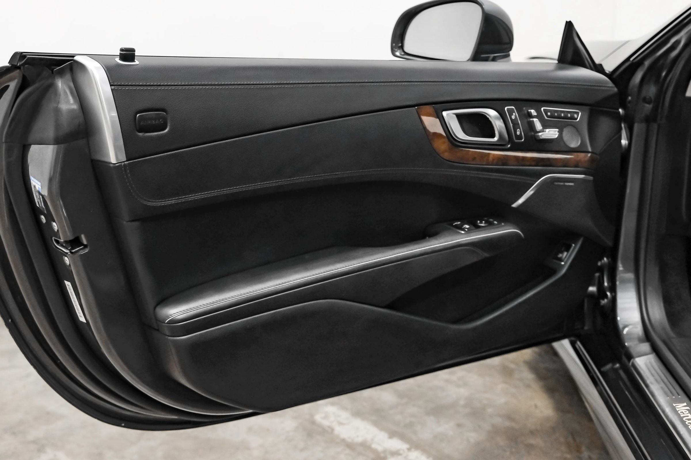 Used 2014 Mercedes-Benz SL 550 image 23