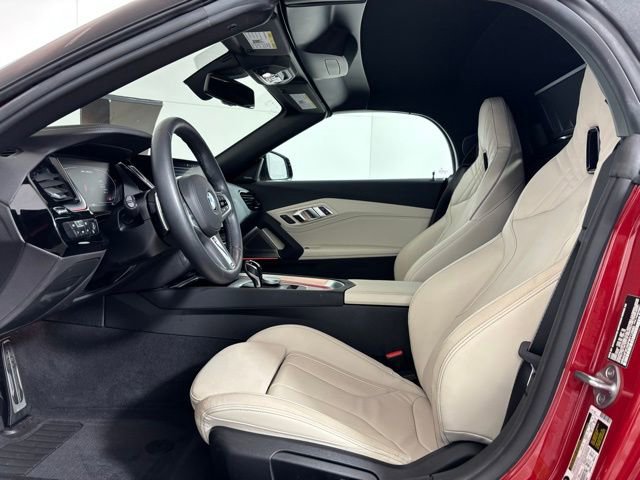 Used 2023 BMW Z4 M40i w/ Premium Package image 19