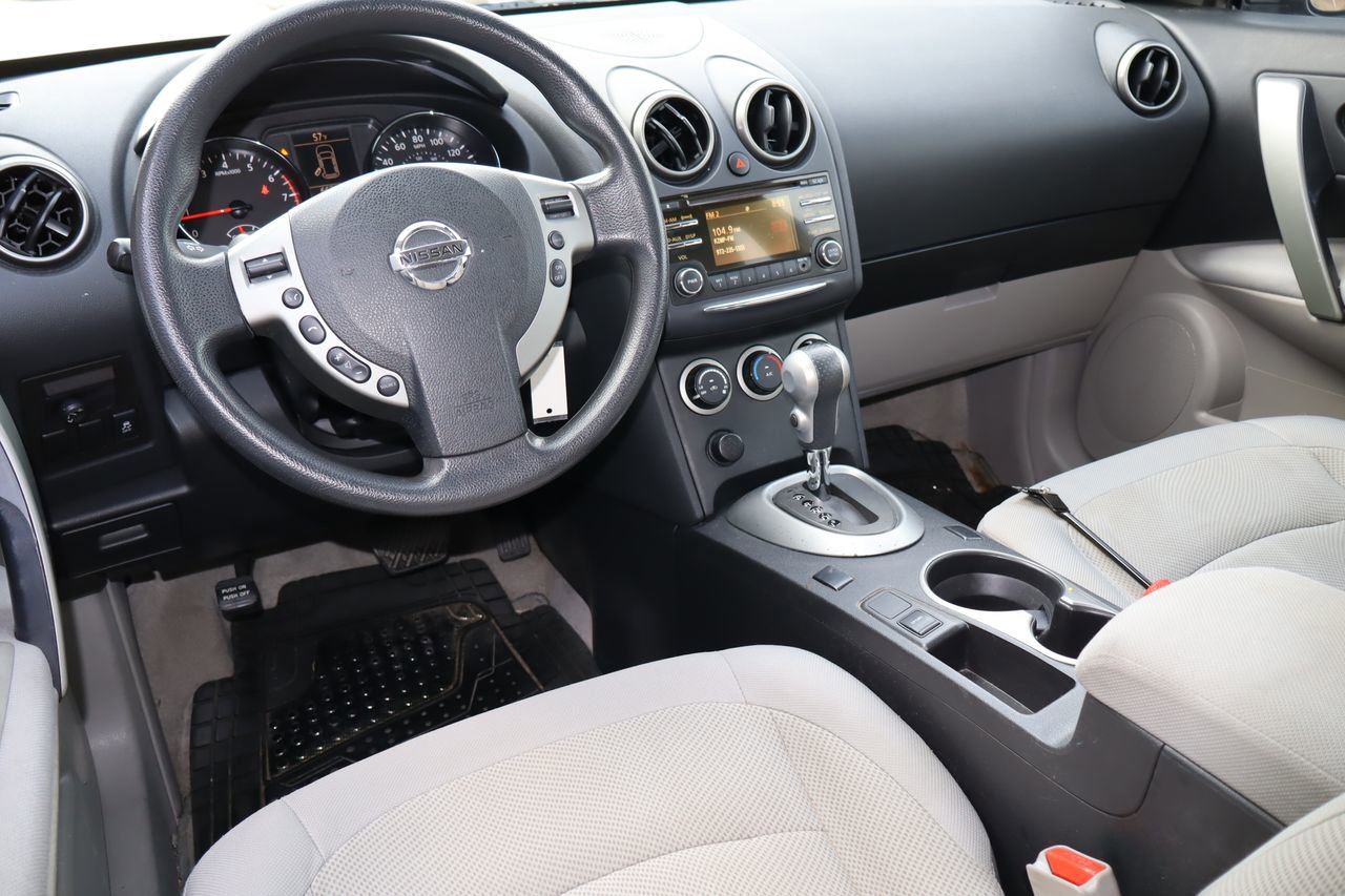 Used 2014 Nissan Rogue S w/ Convenience Package image 4