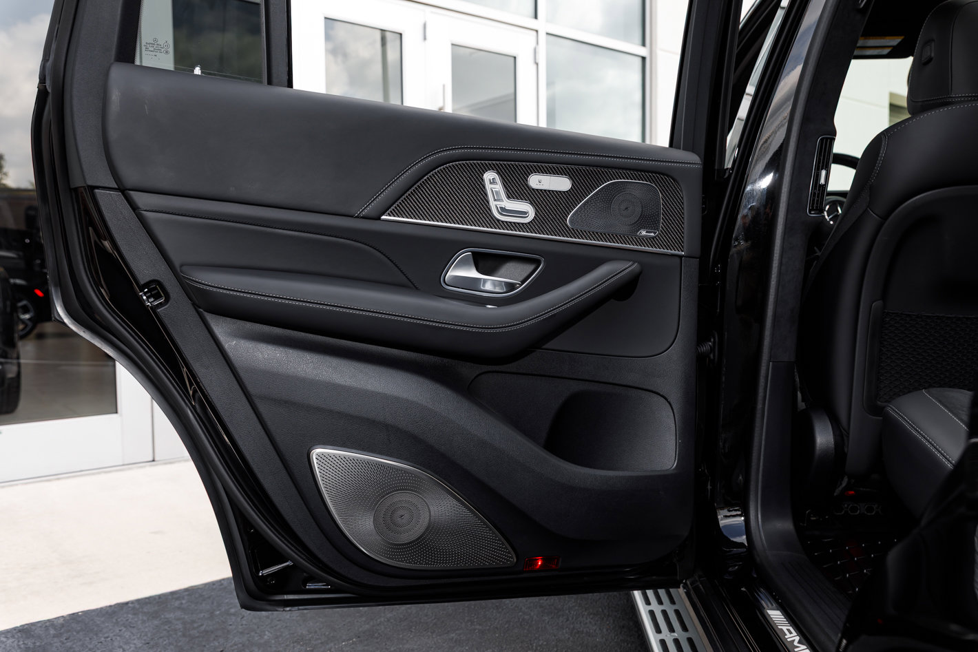 Used 2025 Mercedes-Benz GLS 63 AMG 4MATIC image 25