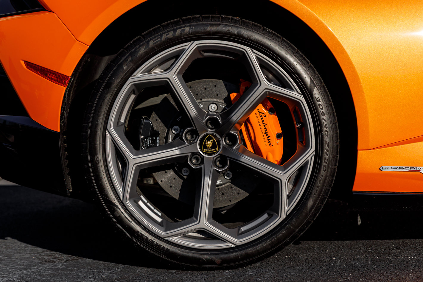 Used 2023 Lamborghini Huracan EVO RWD image 19
