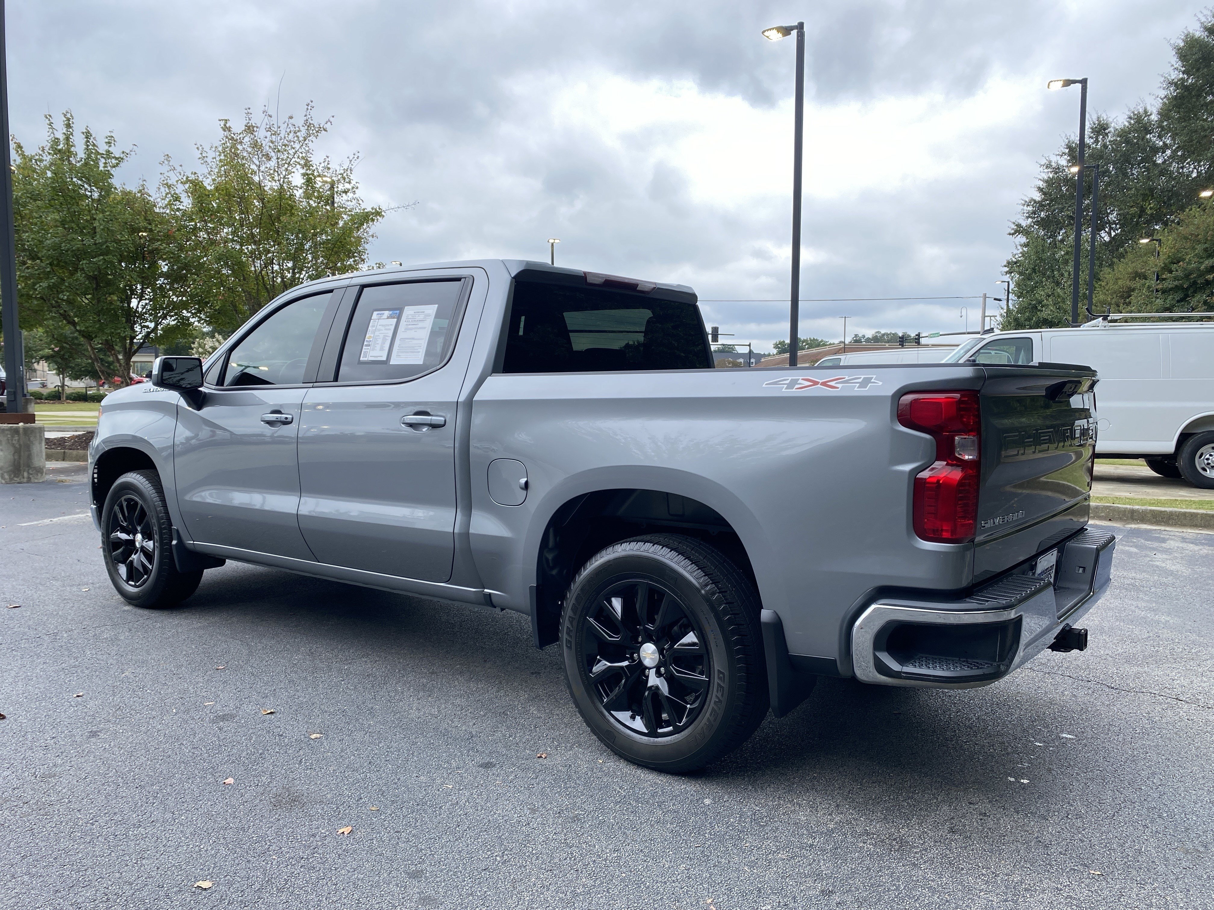 Used 2023 Chevrolet Silverado 1500 LT AWD/4WD image 7