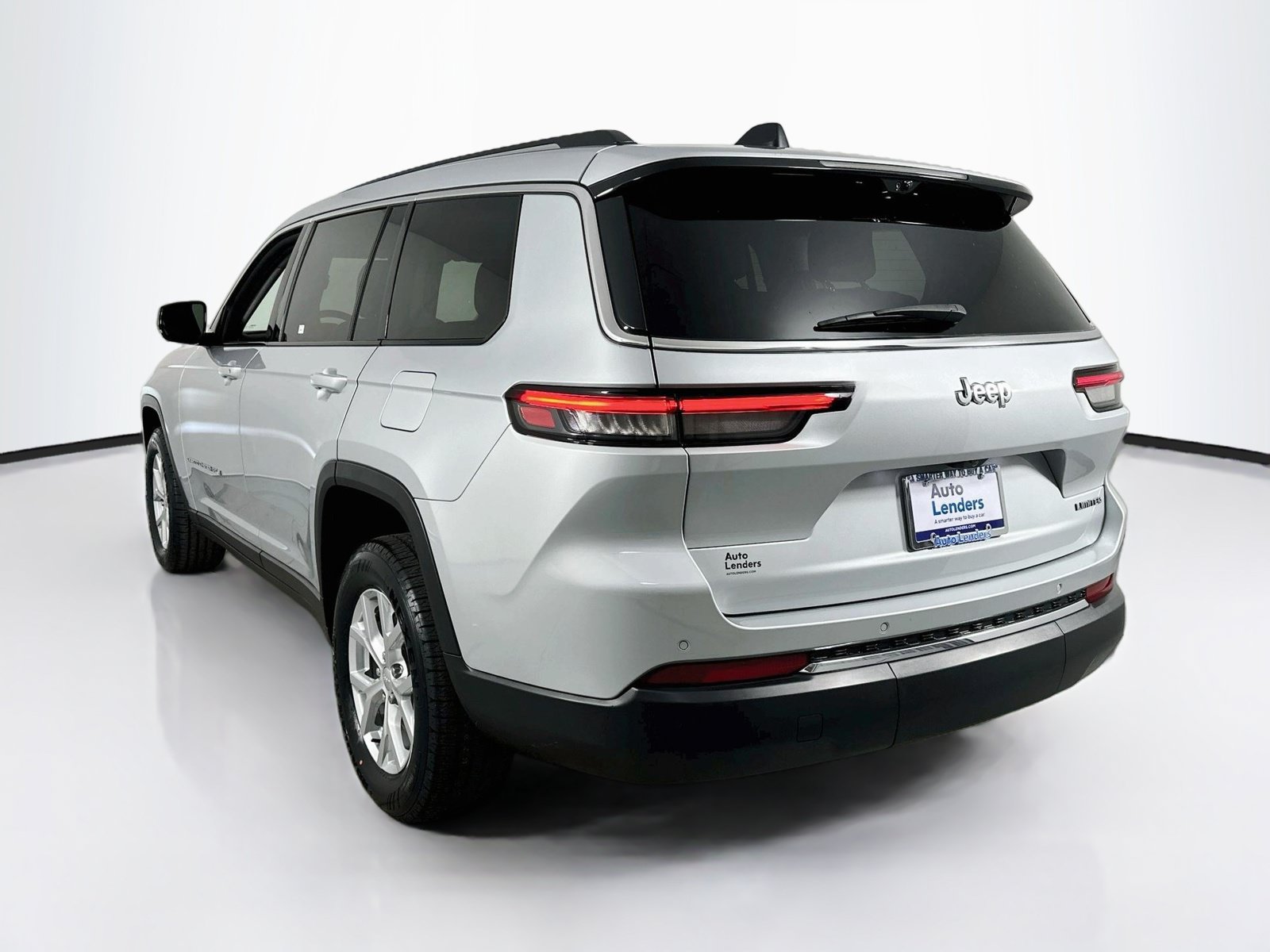 Used 2023 Jeep Grand Cherokee L Limited w/ Luxury Tech Group II RWD image 7