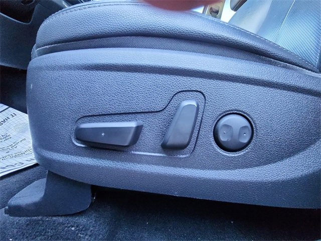 Used 2019 Hyundai Santa Fe Limited image 12