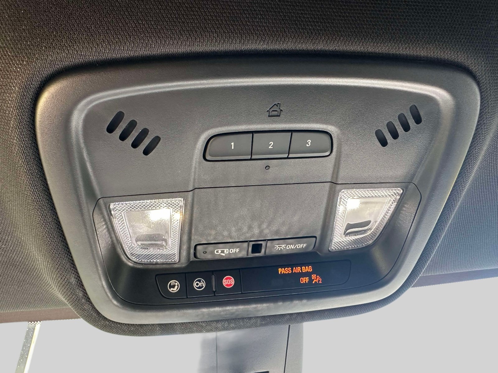 Used 2023 Chevrolet Traverse LT w/ LPO, Floor Liner Package AWD/4WD image 33