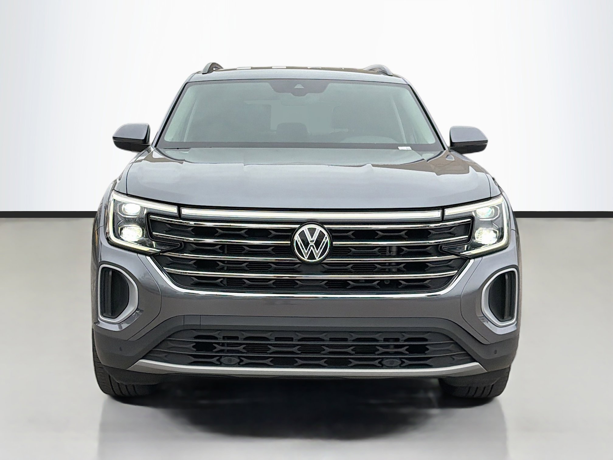 Used 2025 Volkswagen Atlas SE image 8
