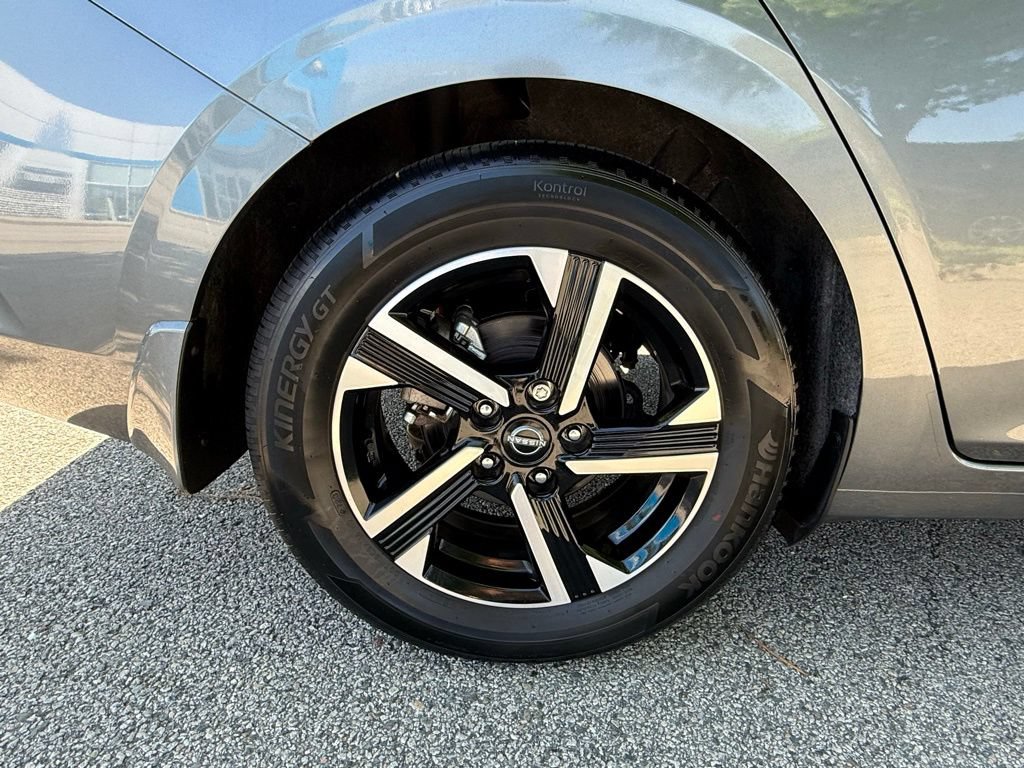 Used 2024 Nissan Sentra SV FWD image 31