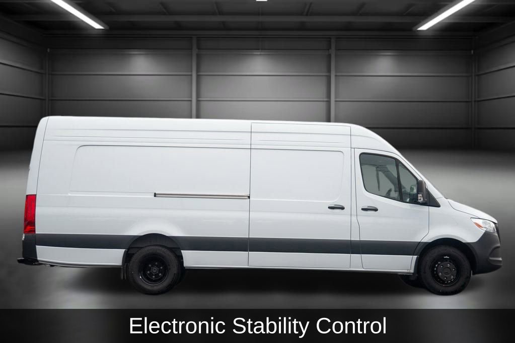 Used 2024 Mercedes-Benz Sprinter 3500 image 7