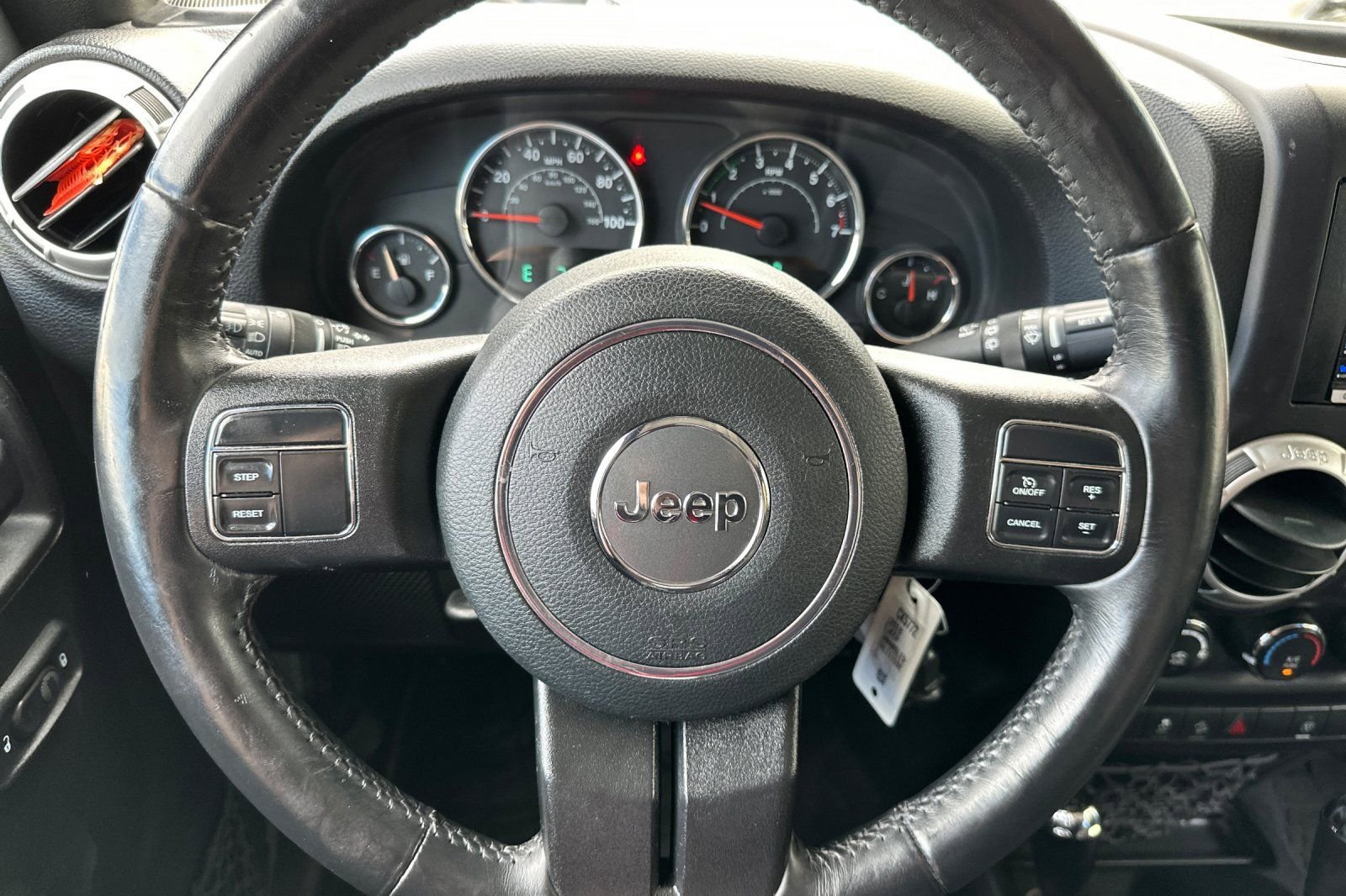 Used 2018 Jeep Wrangler Unlimited Sahara AWD/4WD image 24
