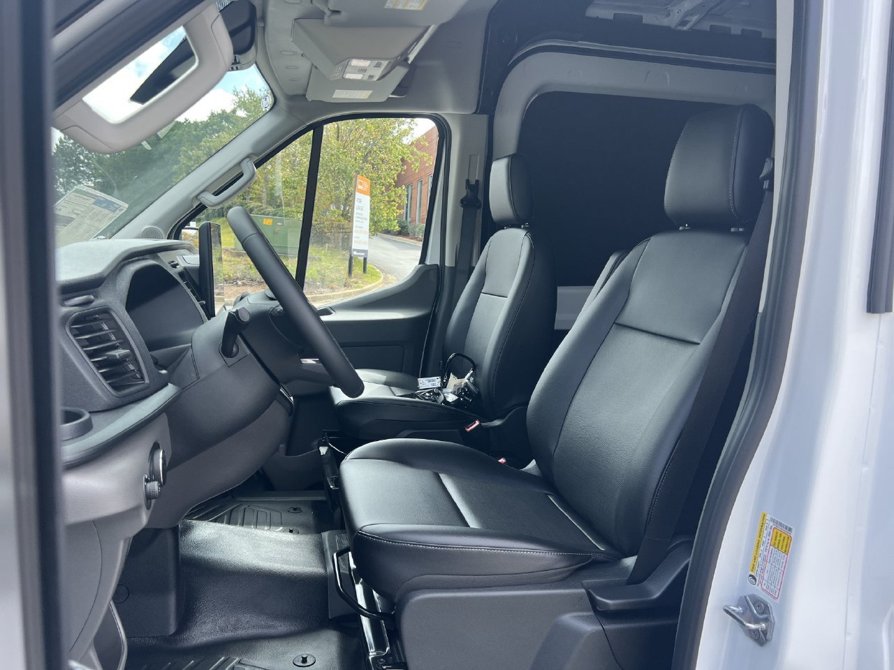 New 2027 Ford Transit 250 148 Medium Roof w/ Load Area Protection Package RWD image 15