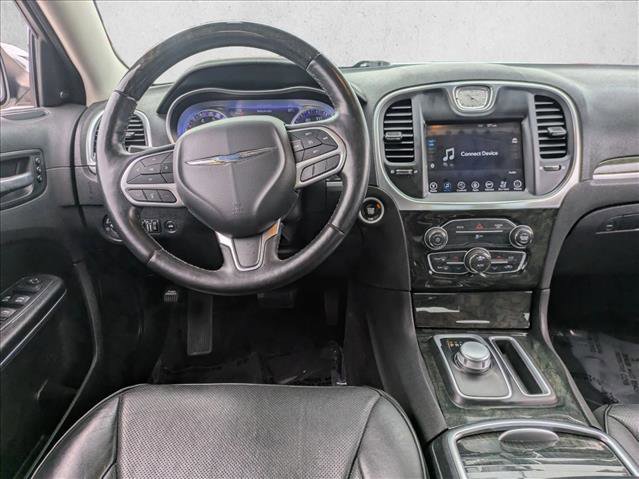 Used 2017 Chrysler 300 C image 17