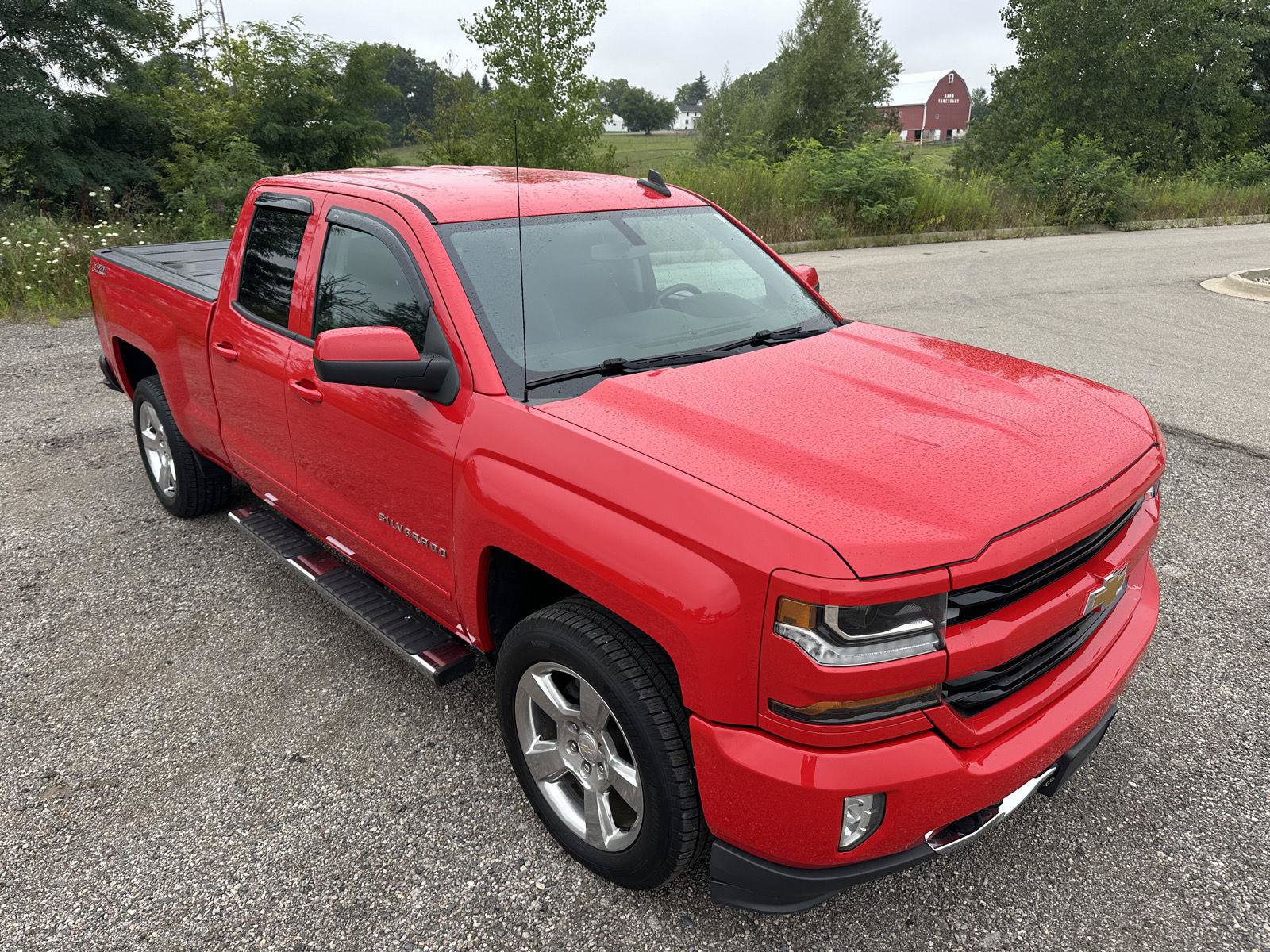 Used 2017 Chevrolet Silverado 1500 LT AWD/4WD image 46