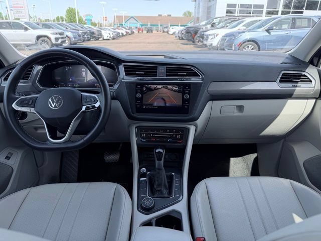 Used 2024 Volkswagen Tiguan SE AWD/4WD image 24