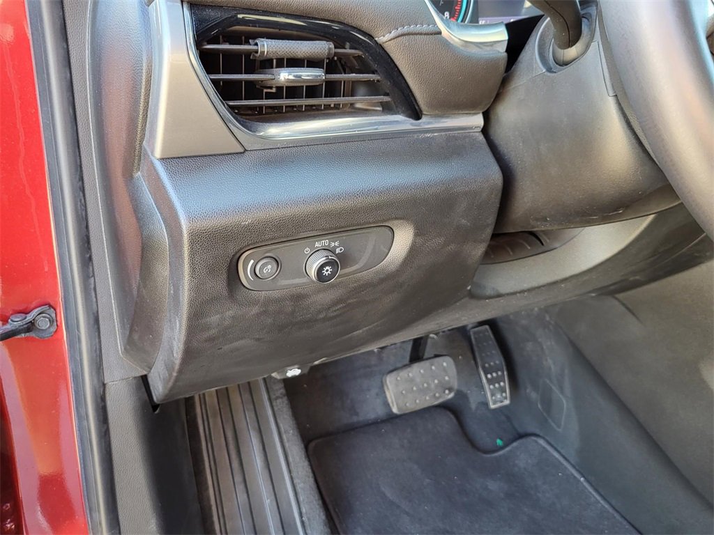 Used 2022 Chevrolet Traverse LT image 19