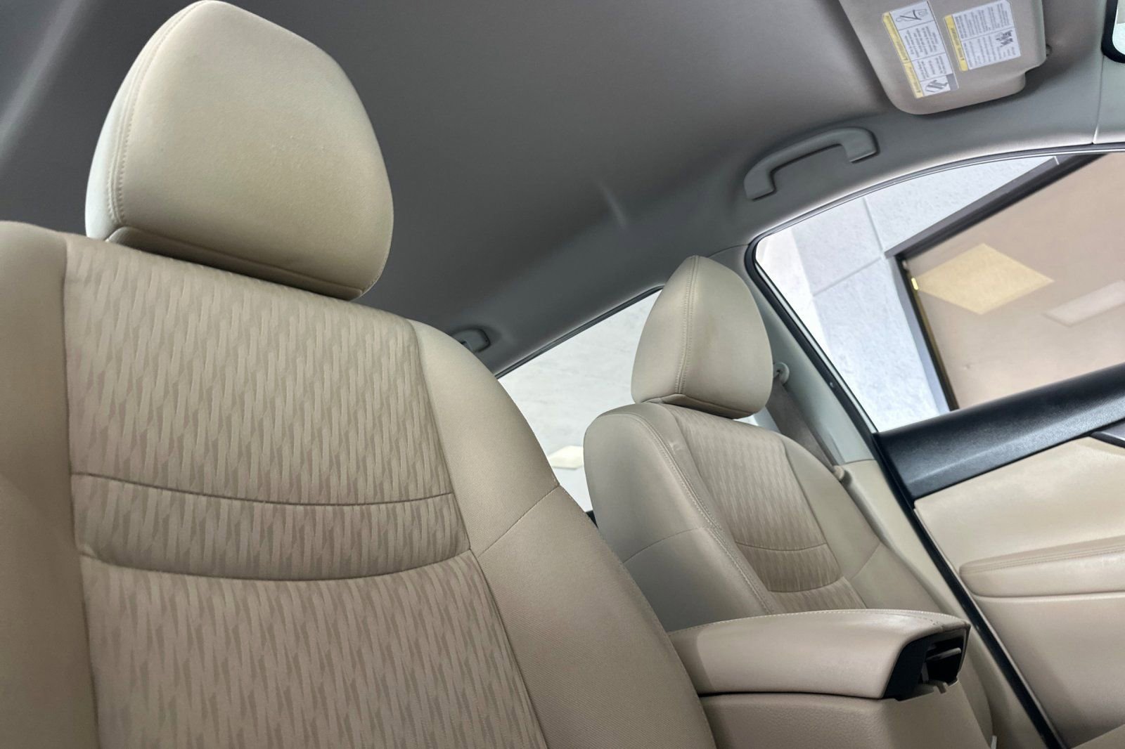 Used 2019 Nissan Rogue SV image 14