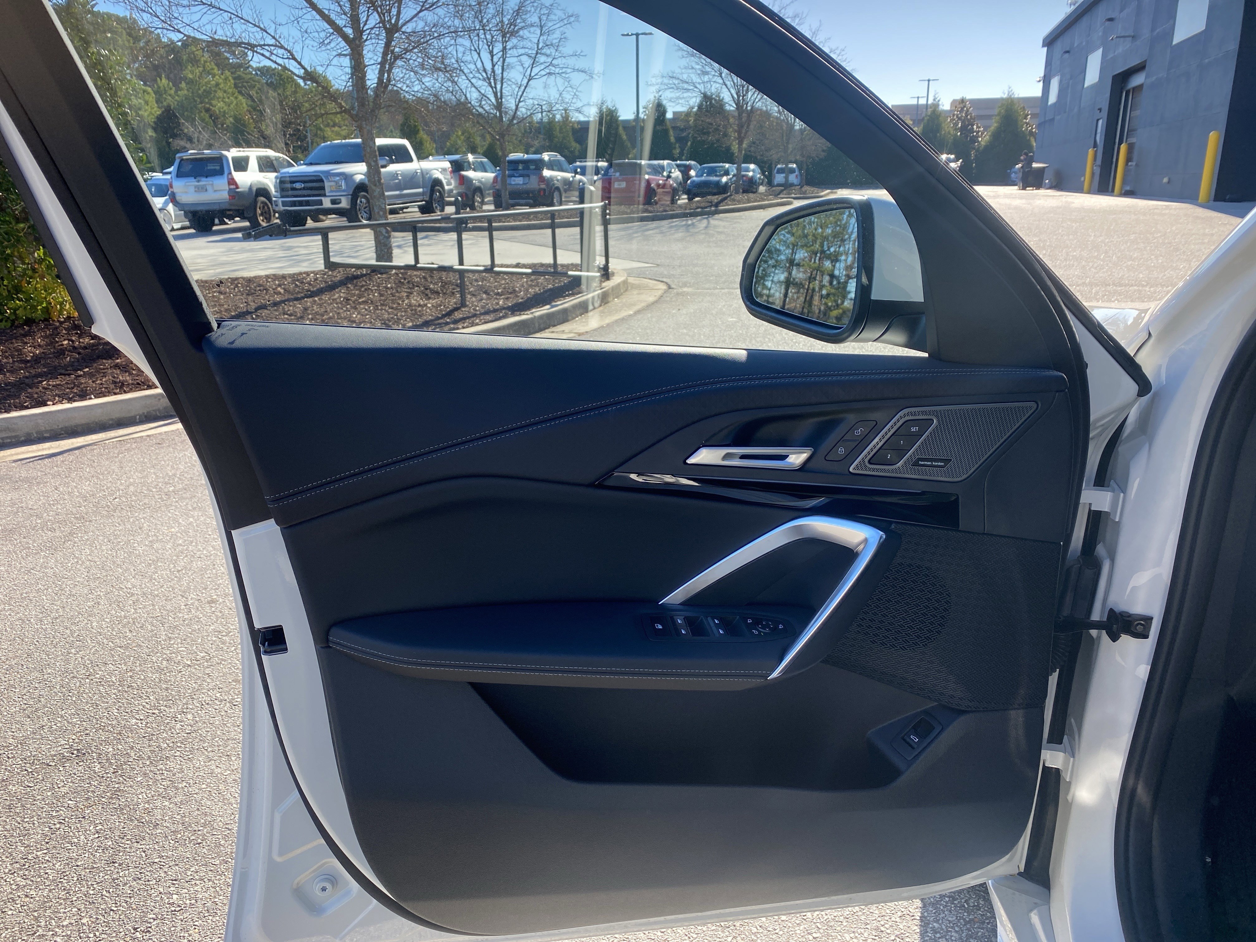 Used 2026 BMW X2 xDrive28i w/ Technology Package image 25