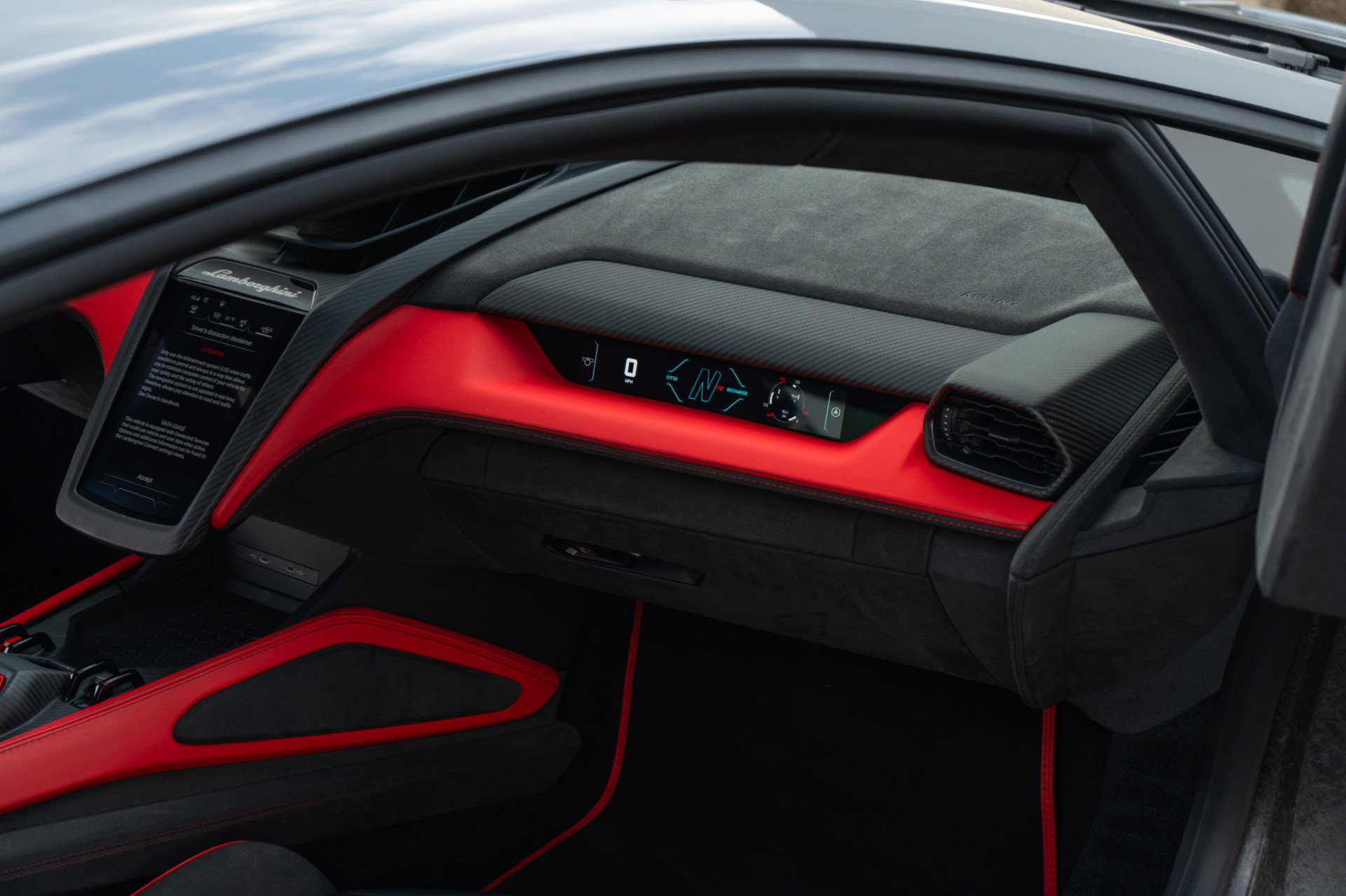 Used 2024 Lamborghini Revuelto image 14