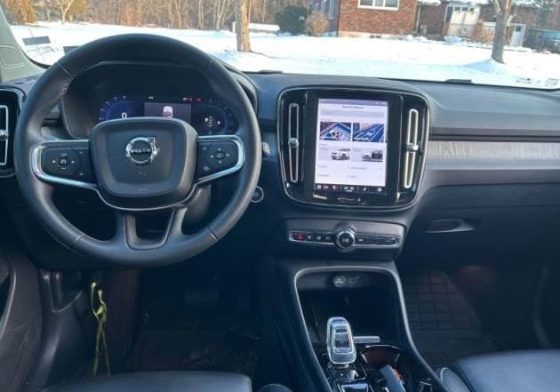 Certified 2023 Volvo XC40 B5 Plus w/ Protection Package Premier AWD/4WD image 5