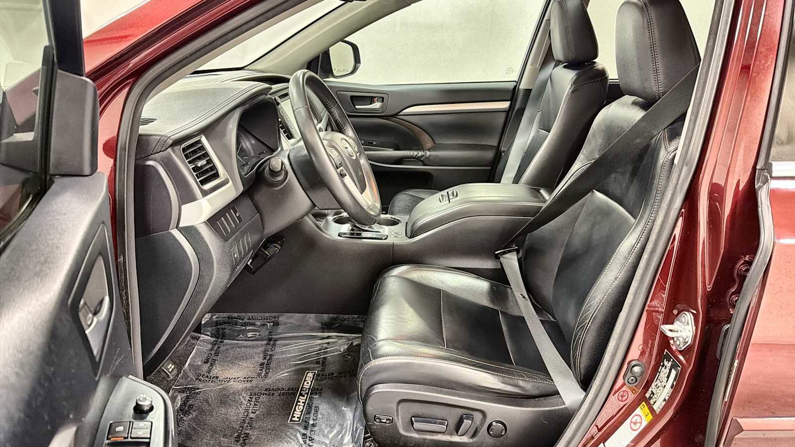 Used 2014 Toyota Highlander XLE AWD/4WD image 13