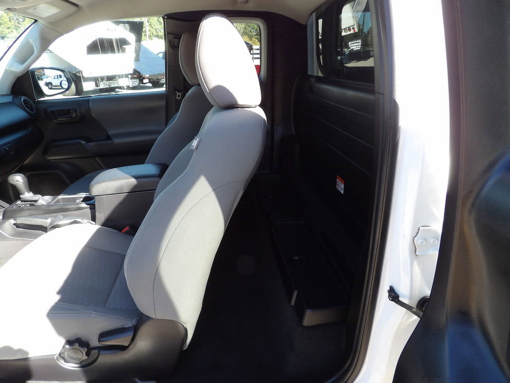 Used 2022 Toyota Tacoma SR image 28