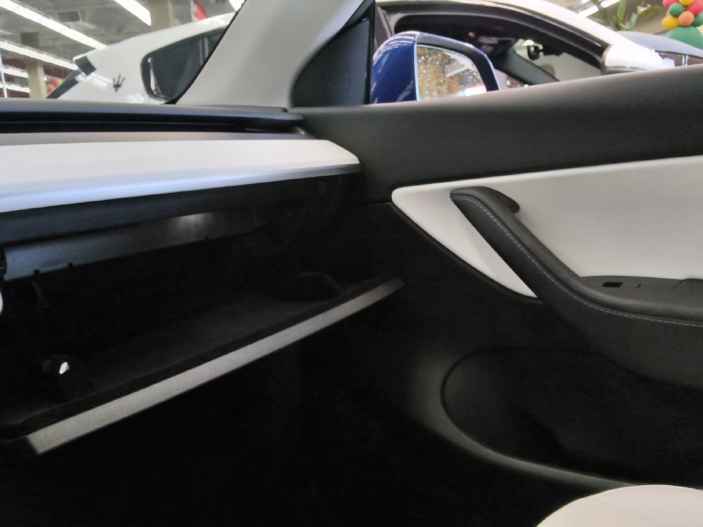 Used 2022 Tesla Model Y Performance AWD/4WD image 28