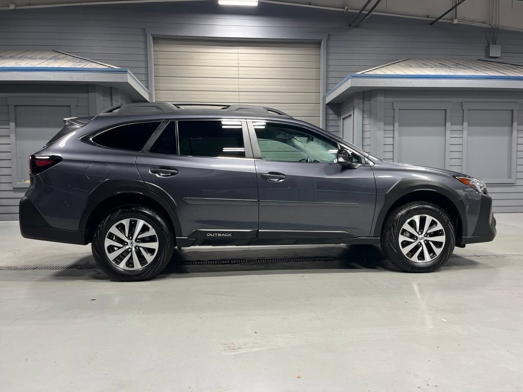 Certified 2025 Subaru Outback Premium AWD/4WD image 10