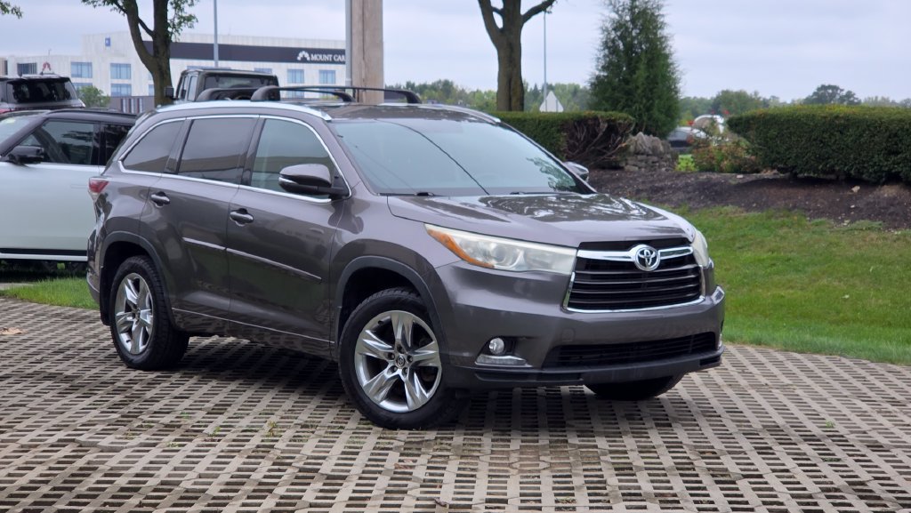 Used 2016 Toyota Highlander Limited AWD/4WD image 4